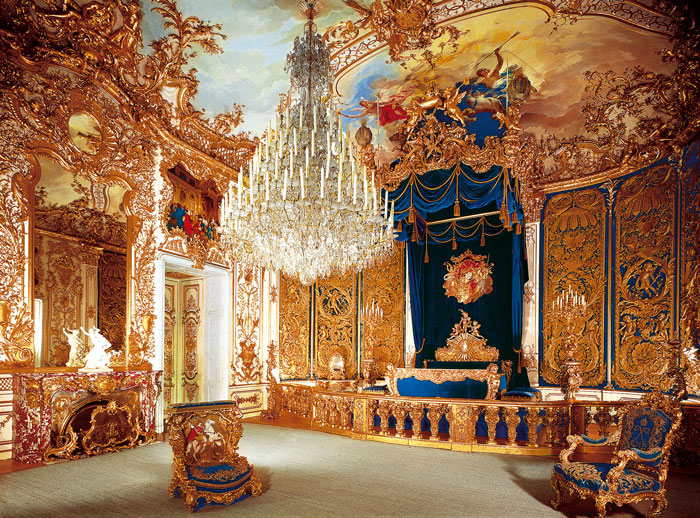Королевская спальня