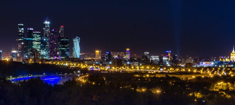 «…Огни — как нити золотых бус.. » Москва. Лето 2015 года © Татьяна Гладченко, 2015