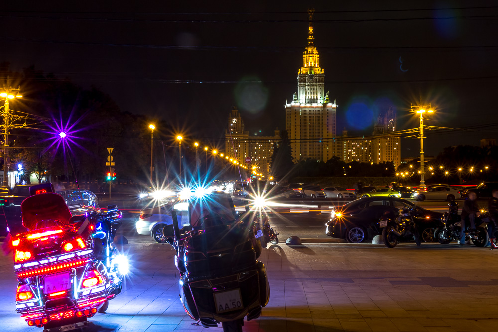 «…Огни — как нити золотых бус.. » Москва. Лето 2015 года © Татьяна Гладченко, 2015